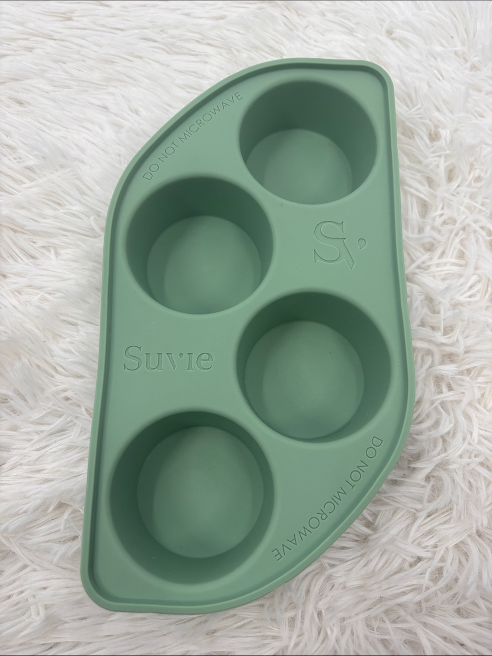 Suvie Silicone Egg Tray Green